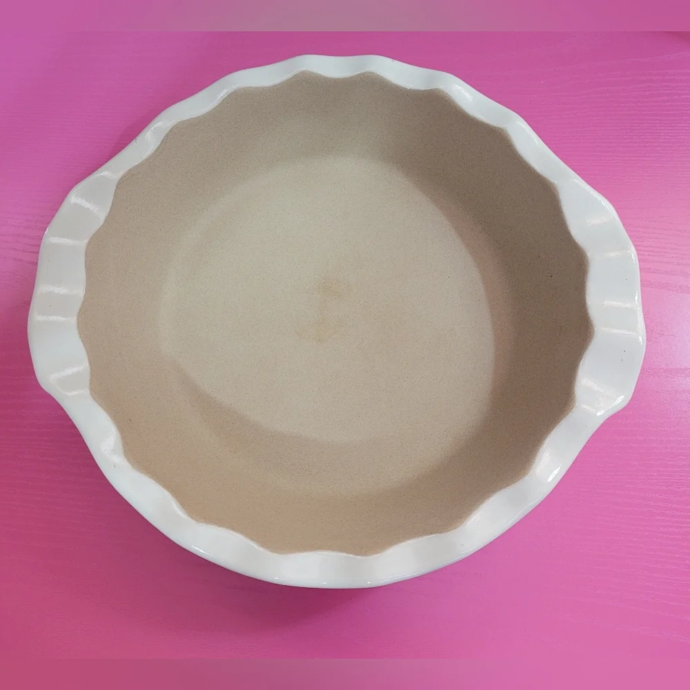 The Pampered Chef Scalloped Edge Stoneware 9